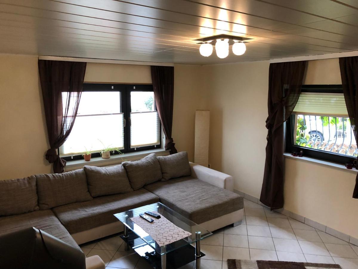 Flacht Monteurwohnung - Ferienwohnung Naehe Limburg An Der Lahn מראה חיצוני תמונה